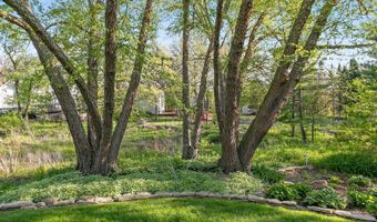 1045 Helen Dr, Algonquin, IL 60102