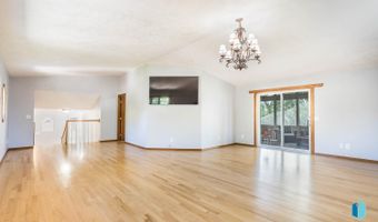 107 E Willow St, Beresford, SD 57004