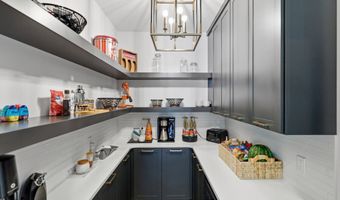 2100 Golfview Dr, Auburn, IN 46706