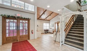 4709 220th Trl, Amana, IA 52203