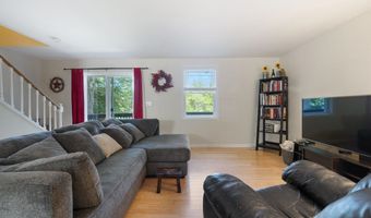 7 Woodlawn Rd, Raymond, NH 03077