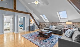 426 Spring St 203, Newport, RI 02840