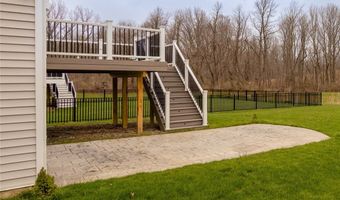 766 River Run Rd, Aurora, OH 44202