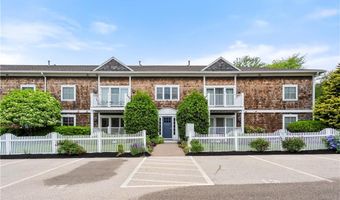 21 Starr Dr 207, Narragansett, RI 02882