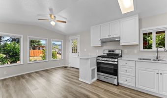 16329 Grootendorst Ln 8, Brookings, OR 97415