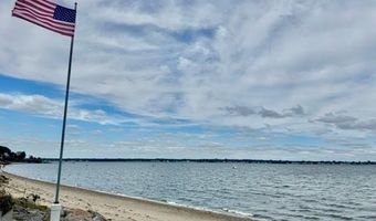 20 Robert Ave, Warwick, RI 02818