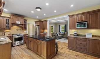 28 Hoop Pole Hill Rd, Chester, CT 06412