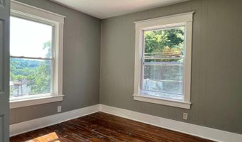213 Vrooman Ave 2nd Floor, Amsterdam, NY 12010