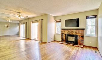 1005 Pocono Trl, Ballwin, MO 63021