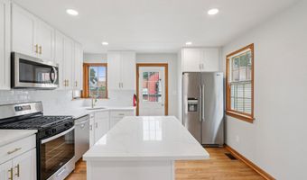 16 PARK Dr, Bellmawr, NJ 08031