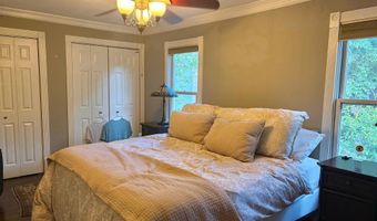915 C St SE, Washington, DC 20003