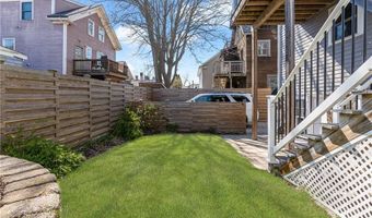 23 Holland St 2, Newport, RI 02840