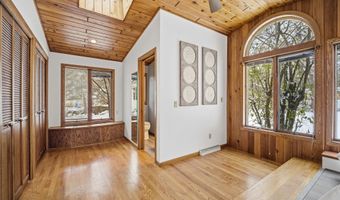 3145 N MORRISON St, Appleton, WI 54911