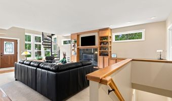 3235 Lakeview Dr, Allegan, MI 49010