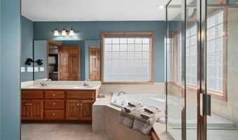 16011 Cedar St, Basehor, KS 66007