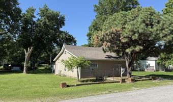 134 W Lee St, Aurora, MO 65605