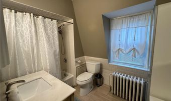 4 Hammond St 5, Newport, RI 02840