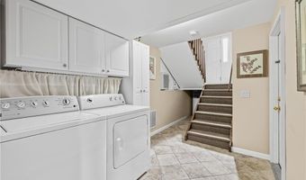 64 Starr Dr, Narragansett, RI 02882