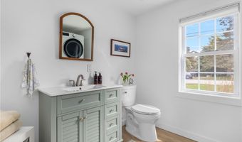 13 Starboard Ave, Jamestown, RI 02835