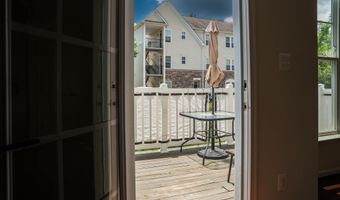 42243 CANARY GRASS Sq, Aldie, VA 20105