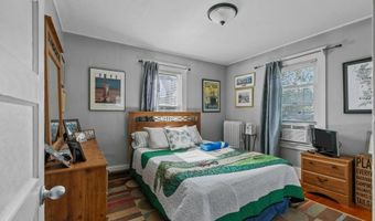 21 Slocum St, Newport, RI 02840