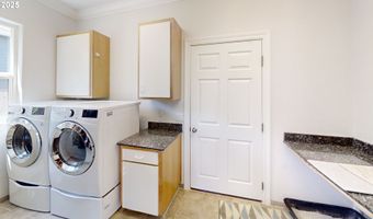 97661 MARINA HEIGHTS Loop, Brookings, OR 97415