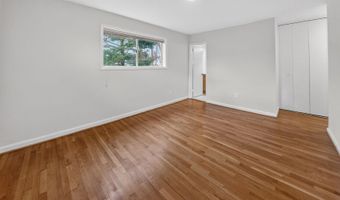 9902 CARNEGIE Ter, Bethesda, MD 20817