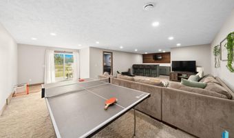 1012 S Nicholas Ave, Brandon, SD 57005