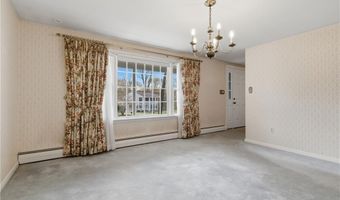 2 High Ridge Dr, Cumberland, RI 02864