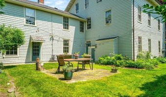 24 Old Beach Rd, Newport, RI 02840