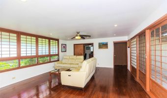 1062 Kamahele St, Kailua, HI 96734