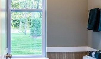 6215 N Trailwoods Dr, Ann Arbor, MI 48103