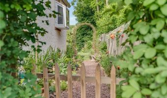 21 Elgin Ave, Bethel, CT 06801