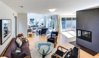 54 Gardiner Dr, Amagansett, NY 11930