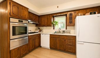 185 W 3RD St 1, Bayonne, NJ 07002