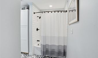 91 Sowams Rd, Barrington, RI 02806