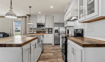 602 S 3rd St, Abbott, TX 76621