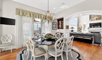 295 Meadowbrook Country Club Est, Ballwin, MO 63011