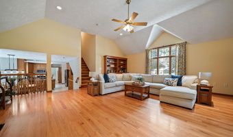 6 Carriage Chase Ln, Atkinson, NH 03811
