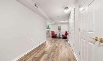 3843 30TH St N, Arlington, VA 22207