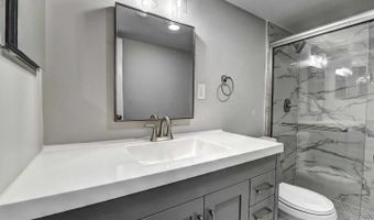 801 N PITT St N #1206, Alexandria, VA 22314