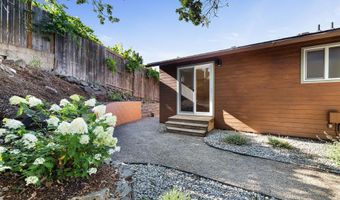 304 Clinton St, Ashland, OR 97520