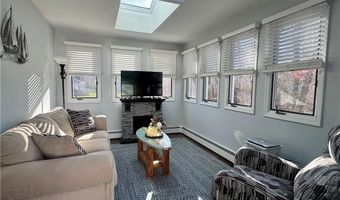 10 Parsley Ln, Narragansett, RI 02874