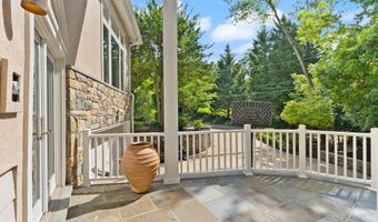3100 N MONROE St, Arlington, VA 22207