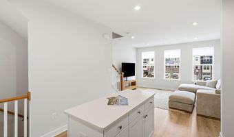 5 Pelham Ln, Bayville, NJ 08721