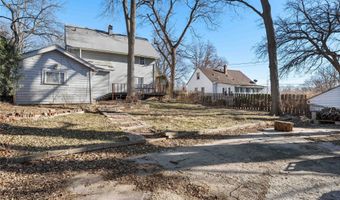 609 Ridgewood Ave, Ames, IA 50010