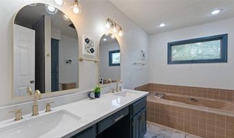 44 Sandwick Dr, Bella Vista, AR 72715