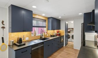 1155 2ND St NE, Bandon, OR 97411