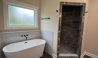 1867 Locust Grove Rd, Batesville, AR 72501