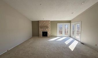 1653 Award Dr, Ballwin, MO 63021